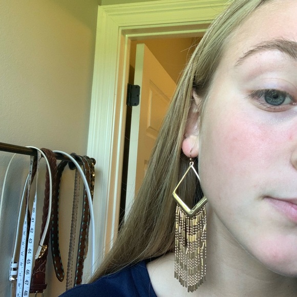 gold earrings - Picture 2 of 3